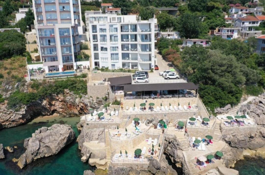 Paradise Beachfront View 1 バール エクステリア 写真